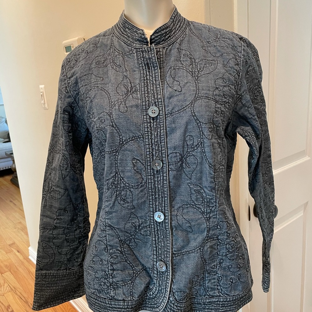 J.Jill Embroidered Denim Jacket. Size SP.